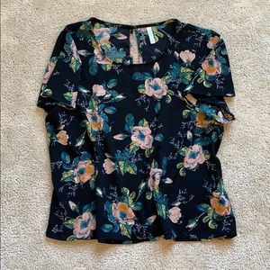 Like New Floral Top